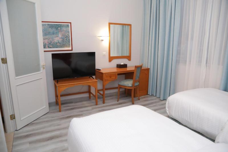 Two-Bedroom Suite image 4