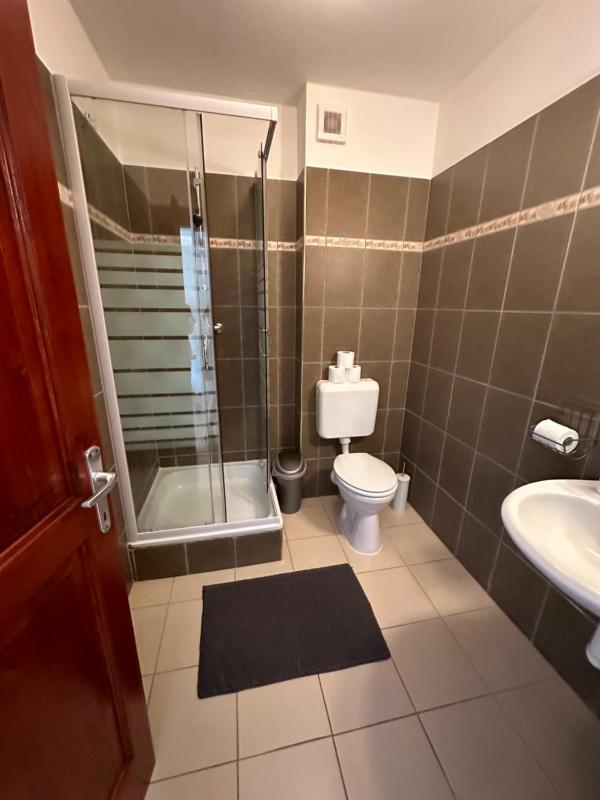 One-Bedroom Suite with Balcony image 2