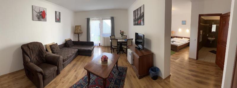 Deluxe Quadruple Room image 2