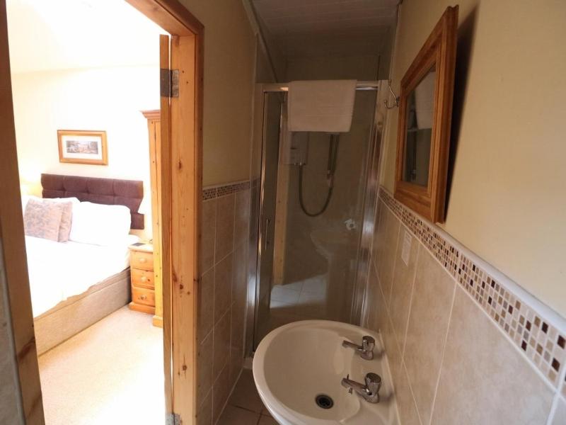 Small Double Room image 4