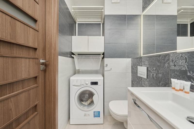 Apartament Drzewieckiego with Parking Wrocław by Noclegi Renters - image 13