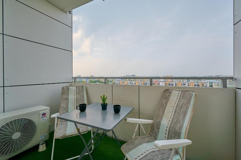 Apartament Drzewieckiego with Parking Wrocław by Noclegi Renters - image 2