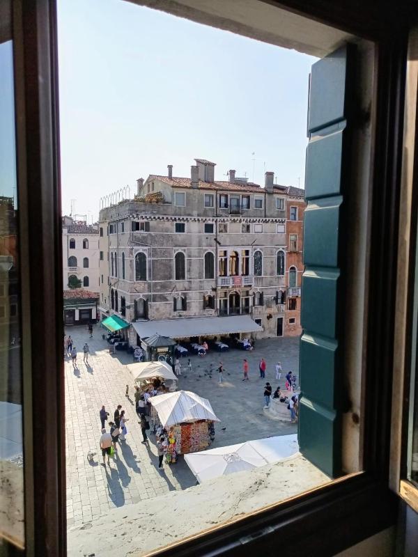 Double Room with Balcony image 4