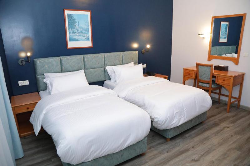 Executive Suite image 4