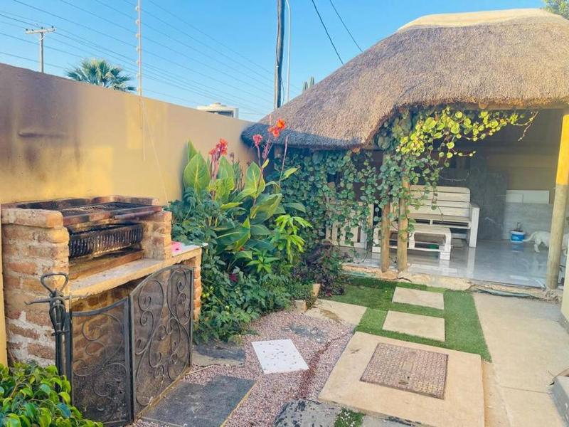 Central Gabs Oasis: 2BR-Retreat - image 8