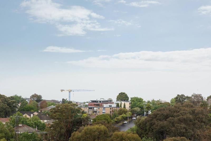 Urban Oasis in the Heart of Richmond Cultural Hub - image 2