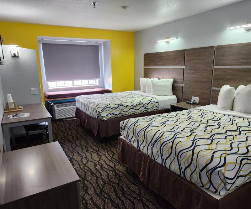 Deluxe with Two Queen Beds - Ground Floor - QQ1 image 1