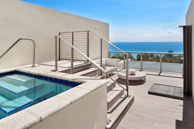 Mega Suite, Bi-level Suite, Oceanfront, Low floor, Balcony