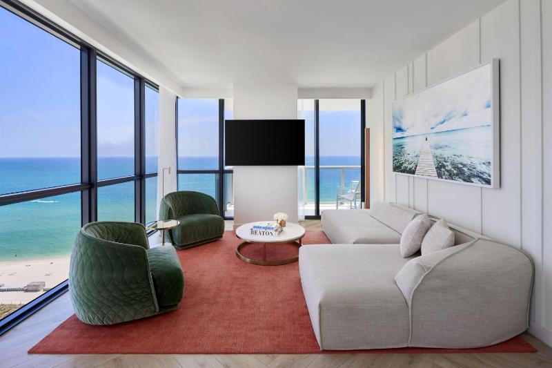 Marvelous, 1 Bedroom Suite, 1 King, Oceanfront, Corner room