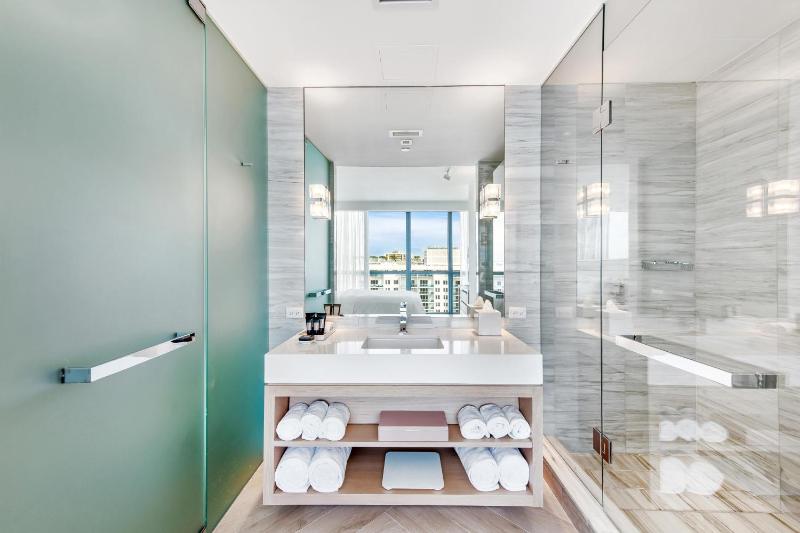 Ocean View 2 Bdr Suite, 2 Bedroom Suite, Bedroom1: 1 King, Bedroom2: 1 Queen, Ocean View image 3