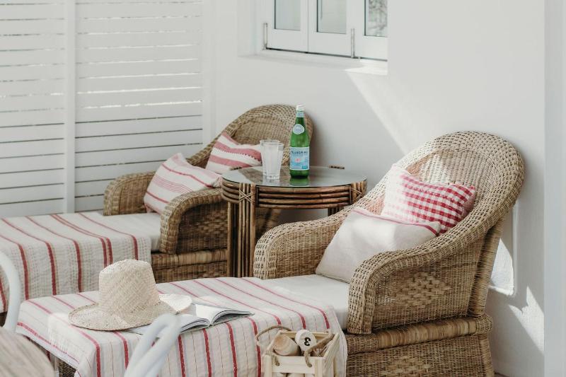 The Beach House 25 Tomaree Road - fantastic house with pool linen - image 11