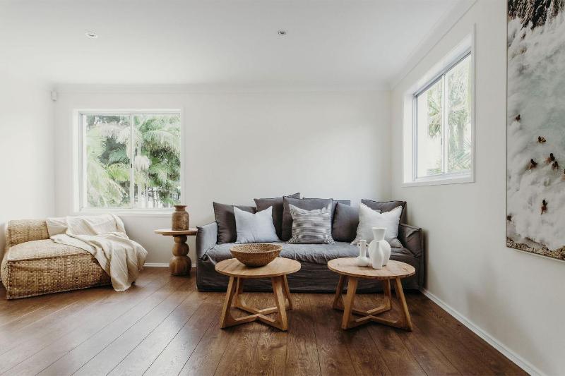 The Beach House 25 Tomaree Road - fantastic house with pool linen - image 6