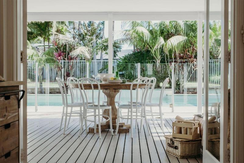 The Beach House 25 Tomaree Road - fantastic house with pool linen - image 5
