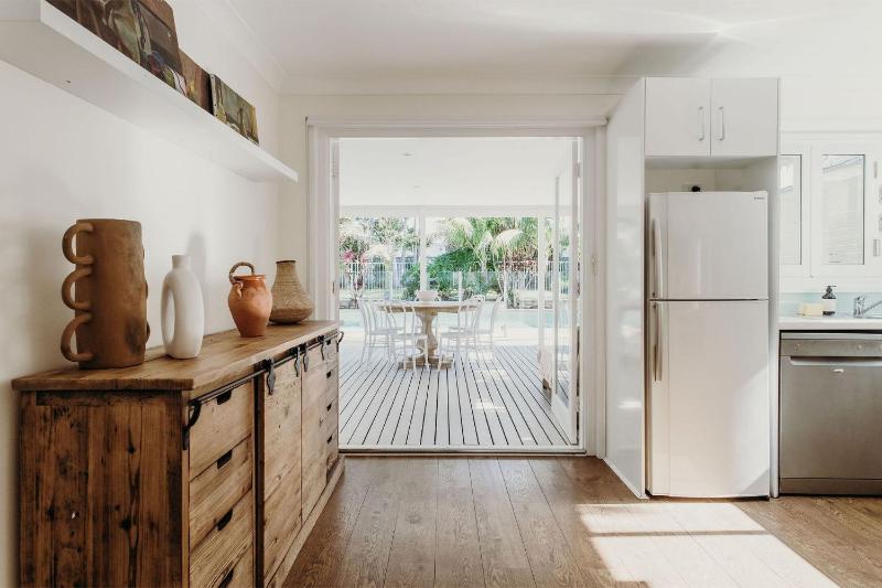 The Beach House 25 Tomaree Road - fantastic house with pool linen - image 13