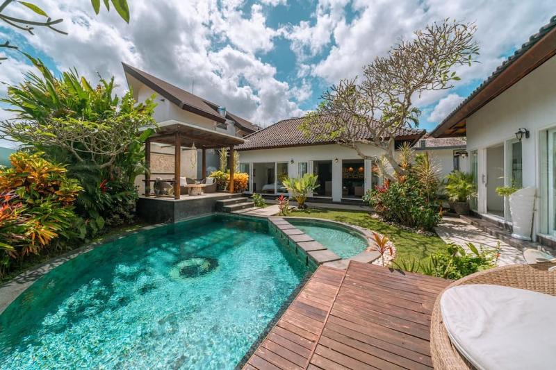 Tranquil Haven: Villa St Calyx - Bali Bliss Images
