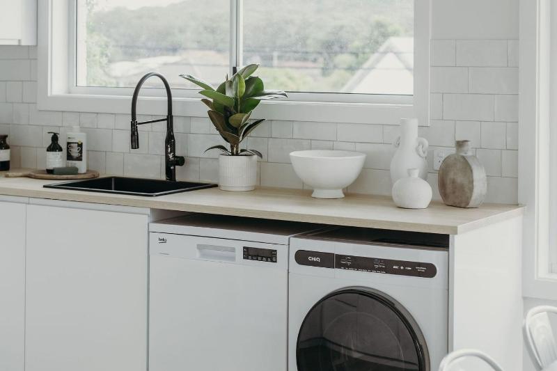 Baybreeze 18 Tomaree Road WiFi Air Conditioning Kitchenette - image 11