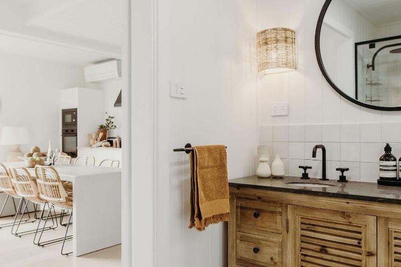 Baybreeze 18 Tomaree Road WiFi Air Conditioning Kitchenette - image 8