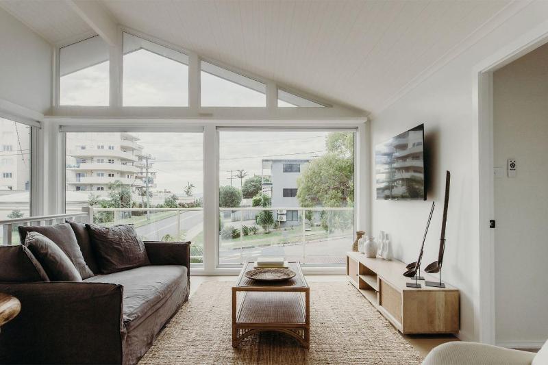 Baybreeze 18 Tomaree Road WiFi Air Conditioning Kitchenette - image 15