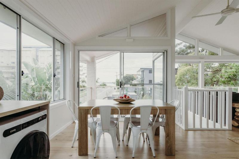 Baybreeze 18 Tomaree Road WiFi Air Conditioning Kitchenette - image 21