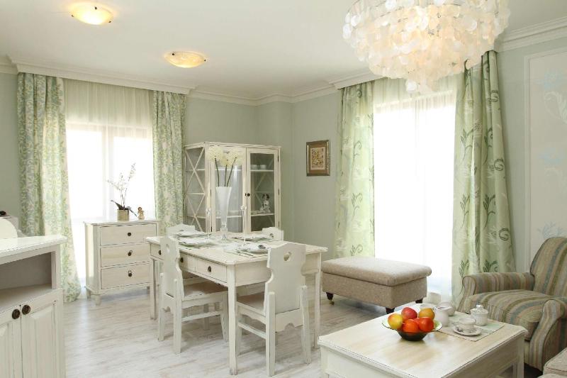 Luxury Two-Bedroom Apartment image 3