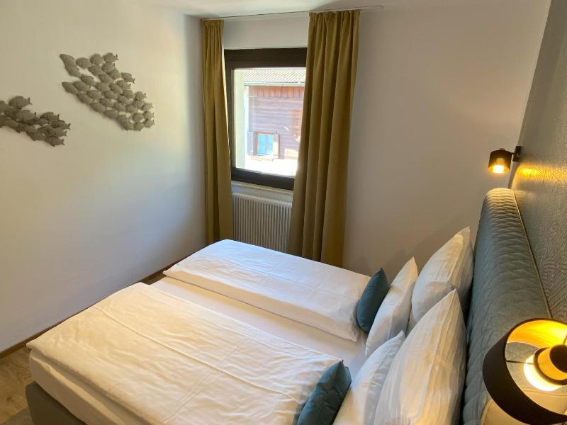 Deluxe One-Bedroom Apartment image 4