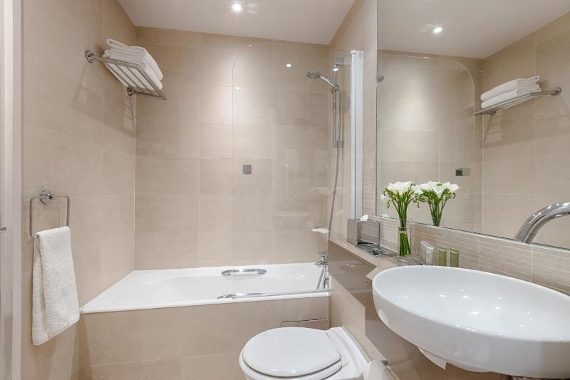 Executive Double or Twin Room image 1