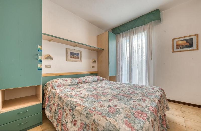 Studio (2 Adults) image 1
