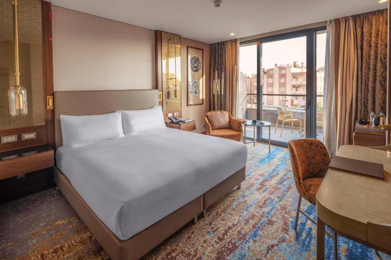 King Room - Mobility Accessible  image 1