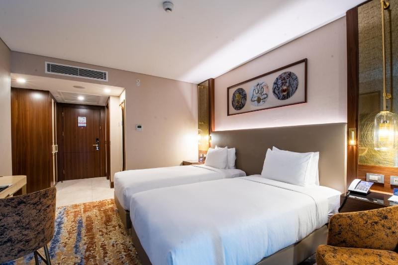 Twin Room image 1