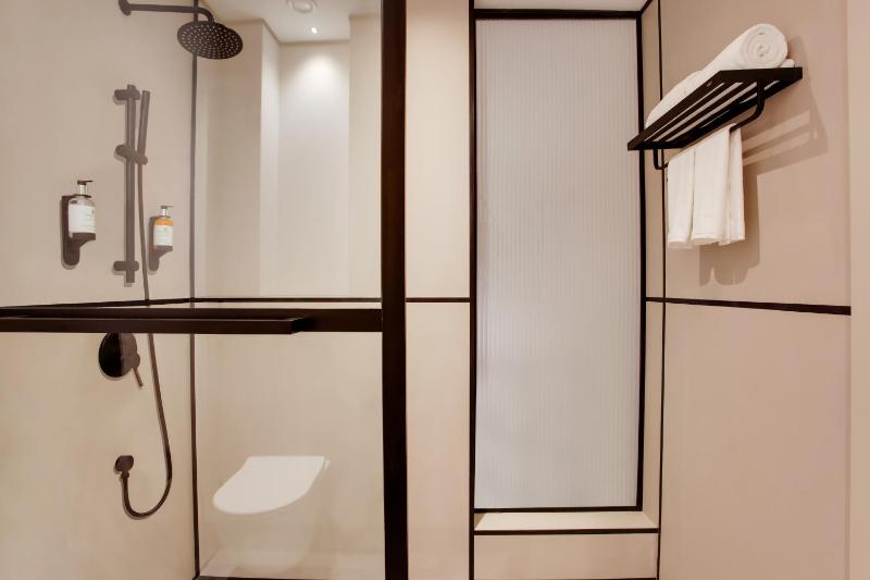 Superior Queen/Twin Room with Free Beach Transfer image 1