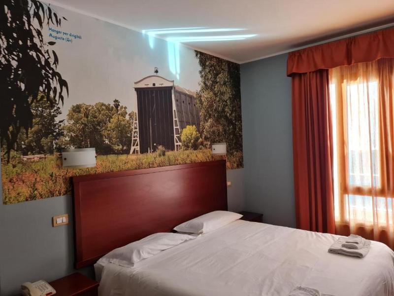 Double Room image 3