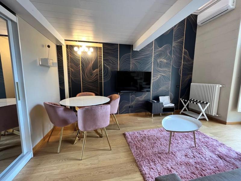Deluxe Apartment image 1