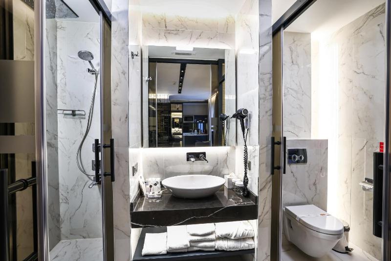 Executive Suite image 3