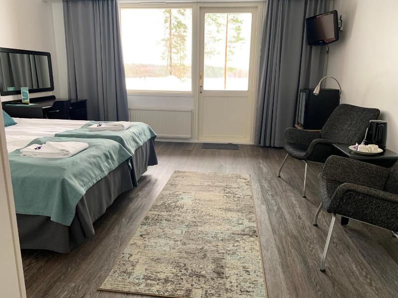 Standard Twin Room image 1