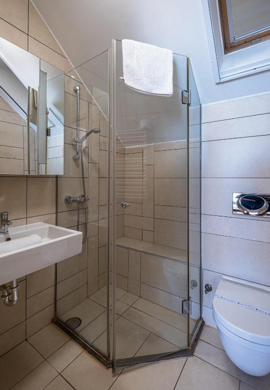 Standard Suite image 2