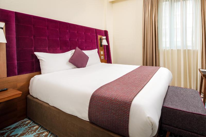 Standard Double Room image 3