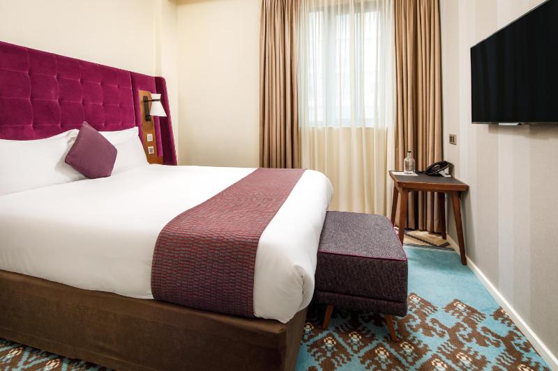 Standard Double Room image 4