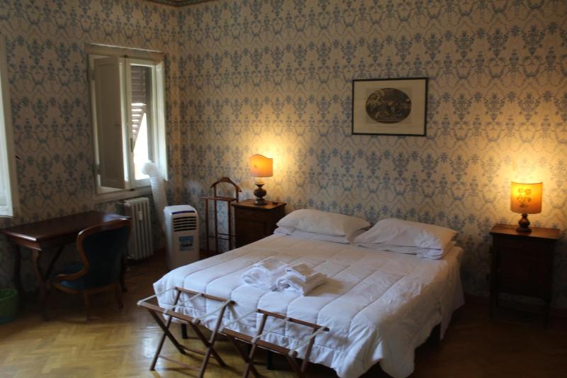 One-Bedroom Apartment image 1
