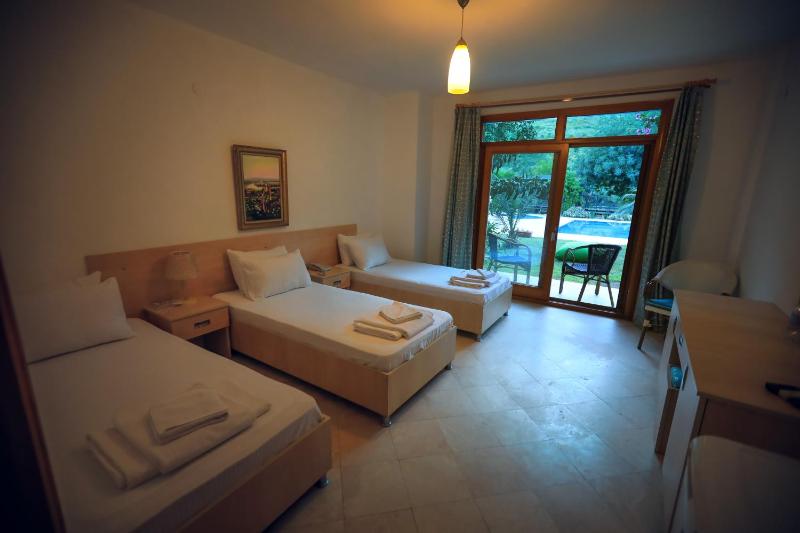 Triple Room image 1