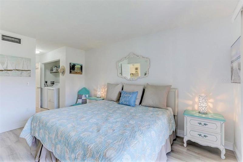 Resort Style Condo by the Beach with Heated Pool at Runaway Bay - image 34