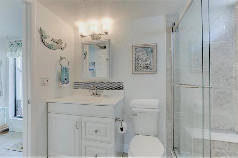 Resort Style Condo by the Beach with Heated Pool at Runaway Bay - image 45