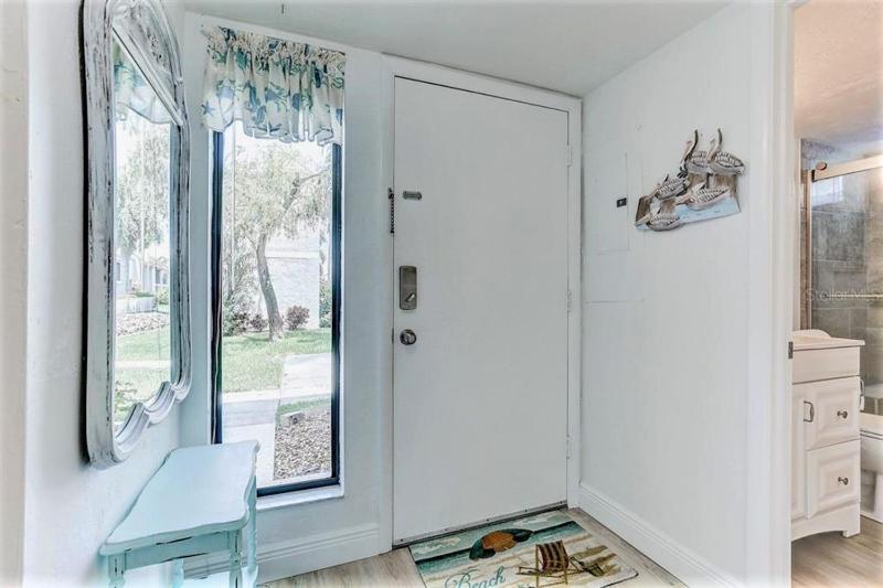 Resort Style Condo by the Beach with Heated Pool at Runaway Bay - image 12