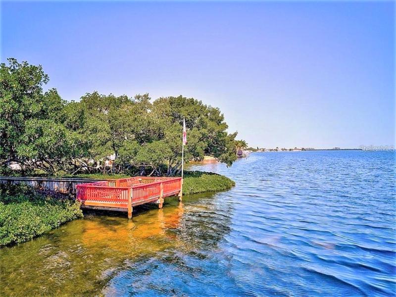 Resort Style Condo by the Beach with Heated Pool at Runaway Bay - image 14