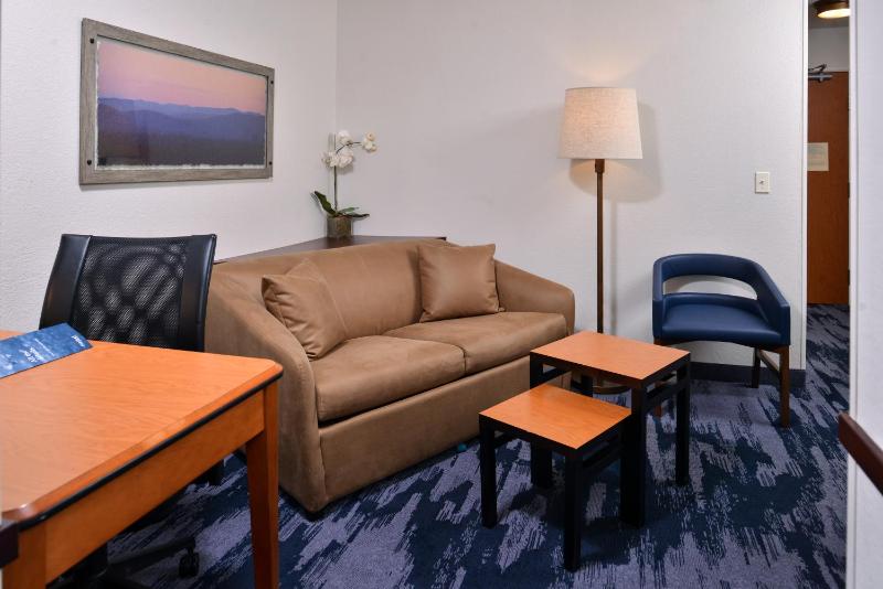 King Studio with Sofa Bed image 1