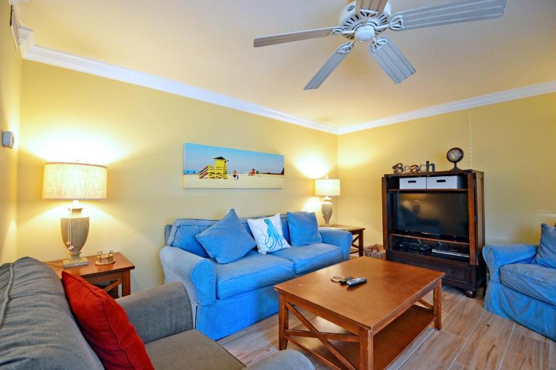 A few steps from the beach with community pool - image 10