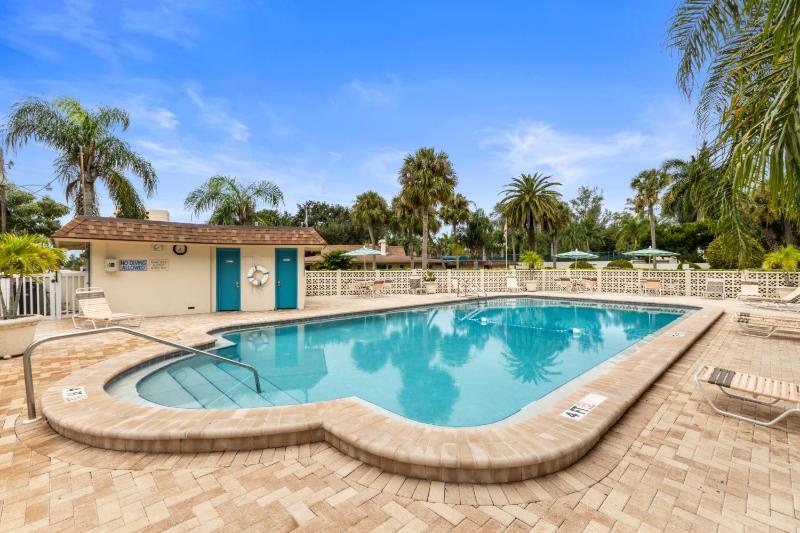 Beachside Vacation Rental Condo on Siesta Key with Pool Access - image 31
