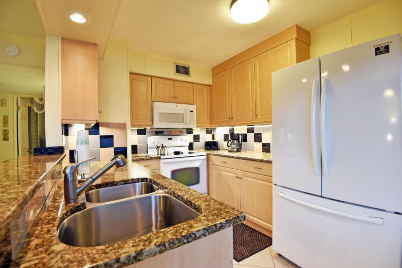 Siesta Beach Condo Rental with direct beach and pool access - image 2