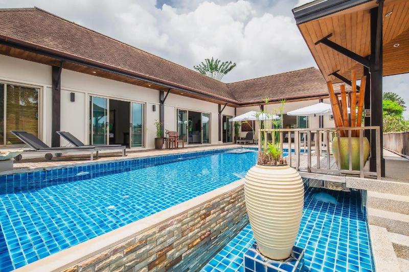 Ivory Pool Villa Dreamy Villa With Sparkling Pool - image 36
