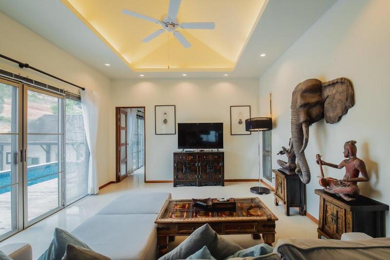 Ivory Pool Villa Dreamy Villa With Sparkling Pool - image 14