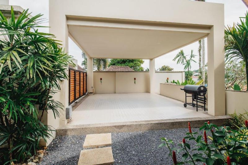 Ivory Pool Villa Dreamy Villa With Sparkling Pool - image 13
